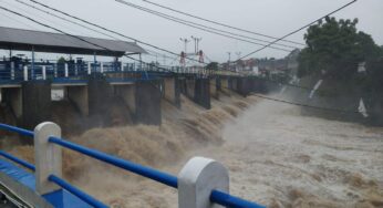 Hujan Deras di Puncak Bogor, Bendung Katulampa Siaga 3