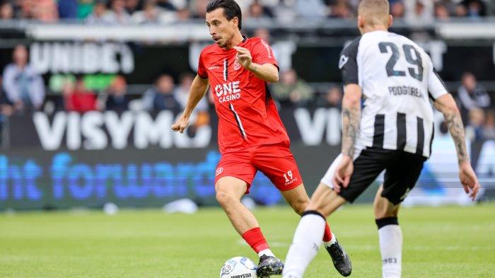 Thom Haye Resmi Tinggalkan Almere City Akhir Musim Ini
