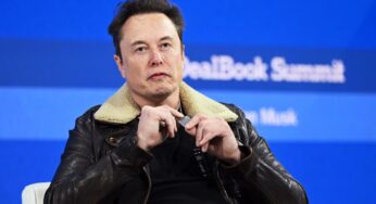 Elon Musk Dibully Saat Livestream Game di Pesawat