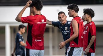 Cetak Gol Mandek, Raven dan Hokky Disorot Vanenburg
