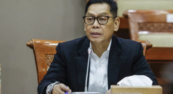 Jelang Pelantikan Hakim MK, Adies Kadir Tiba di Istana